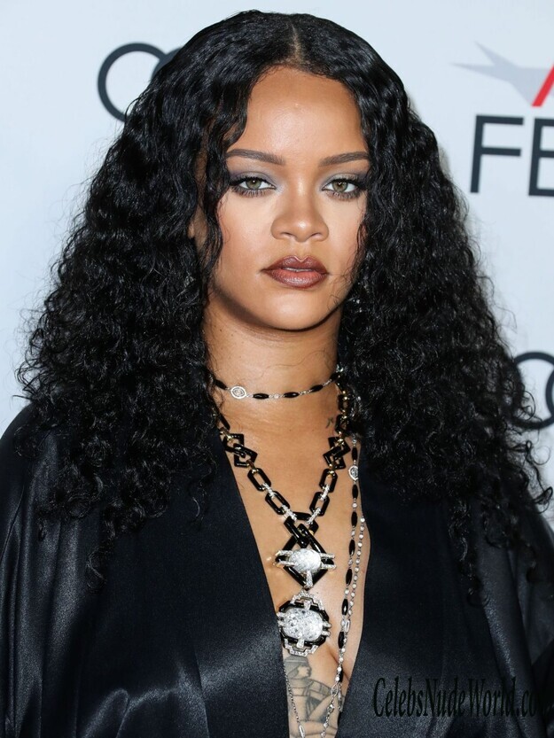 Rihanna Sexy 154859