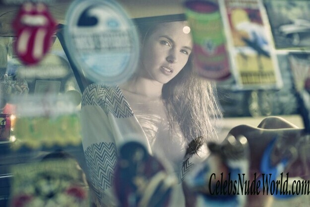 Olivia Rogers Topless 154925