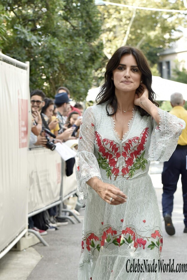 Penelope Cruz Sexy 155362