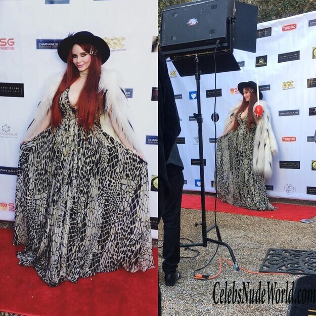Phoebe Price's Several Beautiful Looks 155625