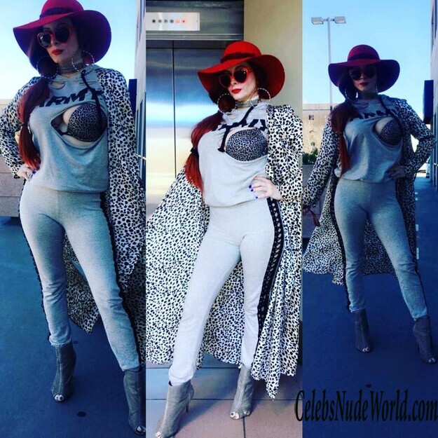 Phoebe Price's Several Beautiful Looks 155639