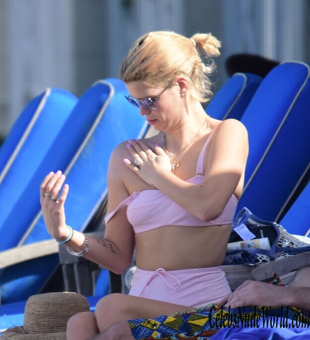 Pixie Geldof Bikini 156313