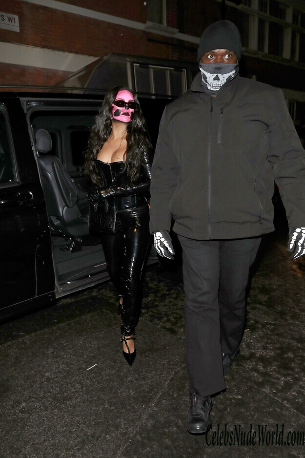 Rihanna Cleavage 157081