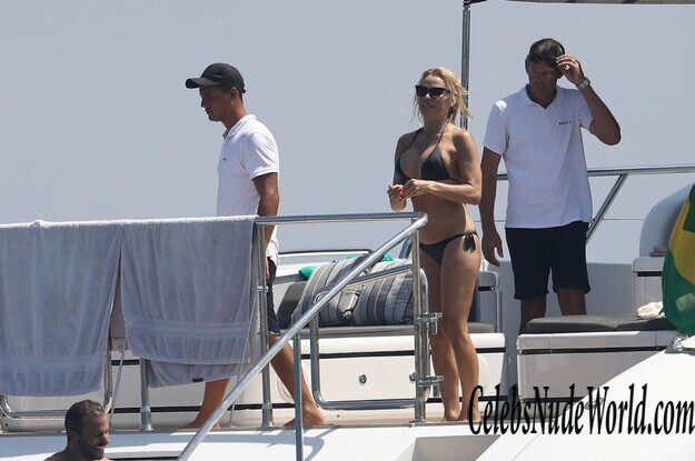 Pamela Anderson Bikini 157974