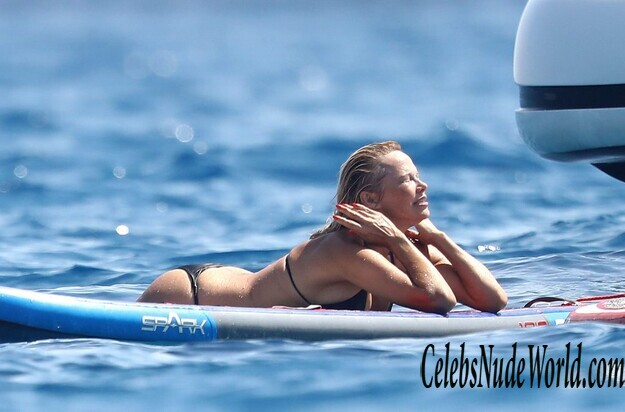 Pamela Anderson Bikini 158020