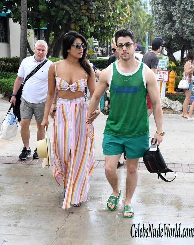 Priyanka Chopra Hot 158105