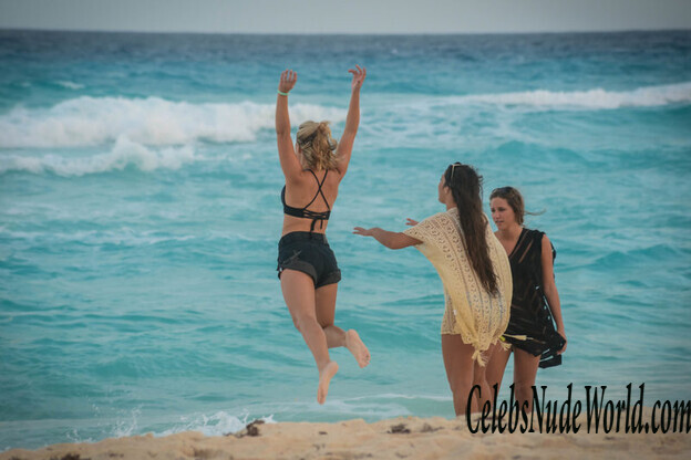 Olivia Holt Bikini 158313