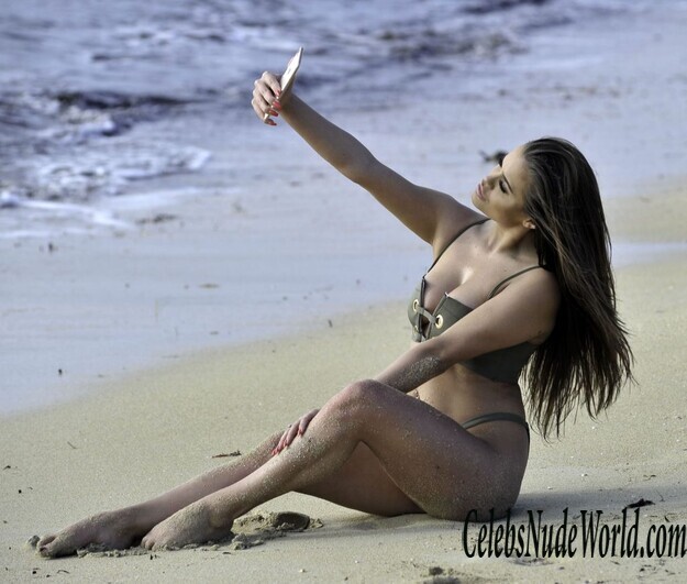 Rhianne Saxby Bikini 158417