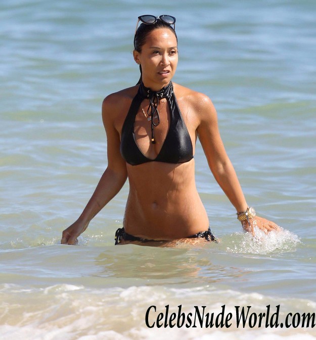 Myleene Klass Wearing A Bikini On The Beach In Portugal 15937
