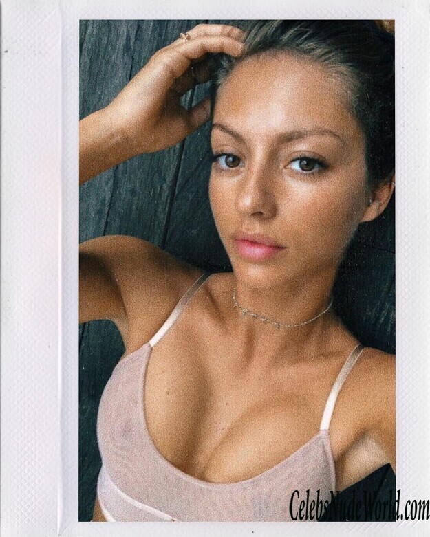 Pauline Tantot Topless 159577