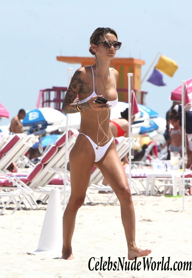 Jenah Yamamoto Hot In Tiny Bikini On The Beach In Miami 15979
