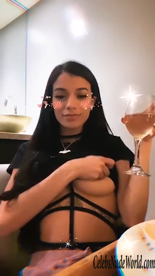 Savannah Sixx Topless 159954