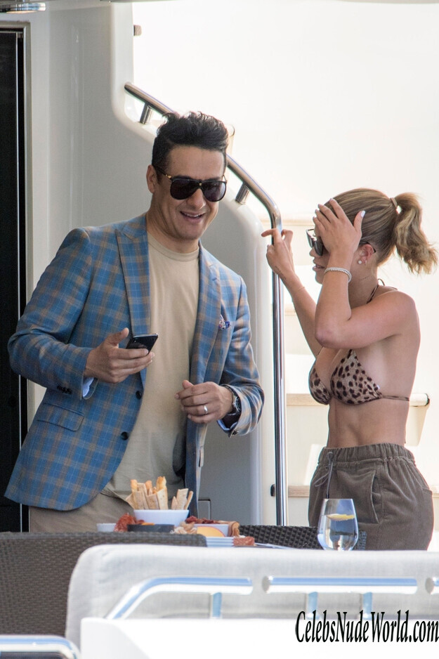 Sofia Richie Bikini 160170