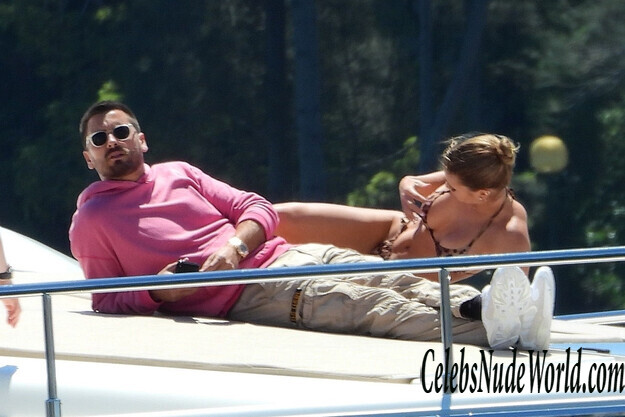 Sofia Richie Bikini 160180