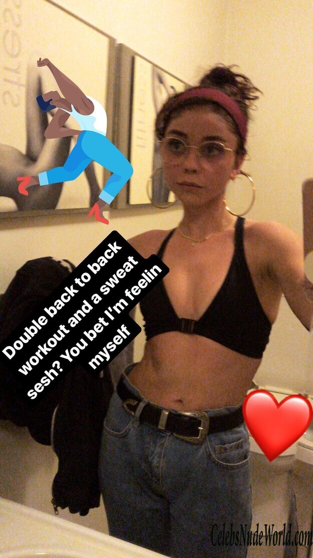 Sarah Hyland Sexy 160404