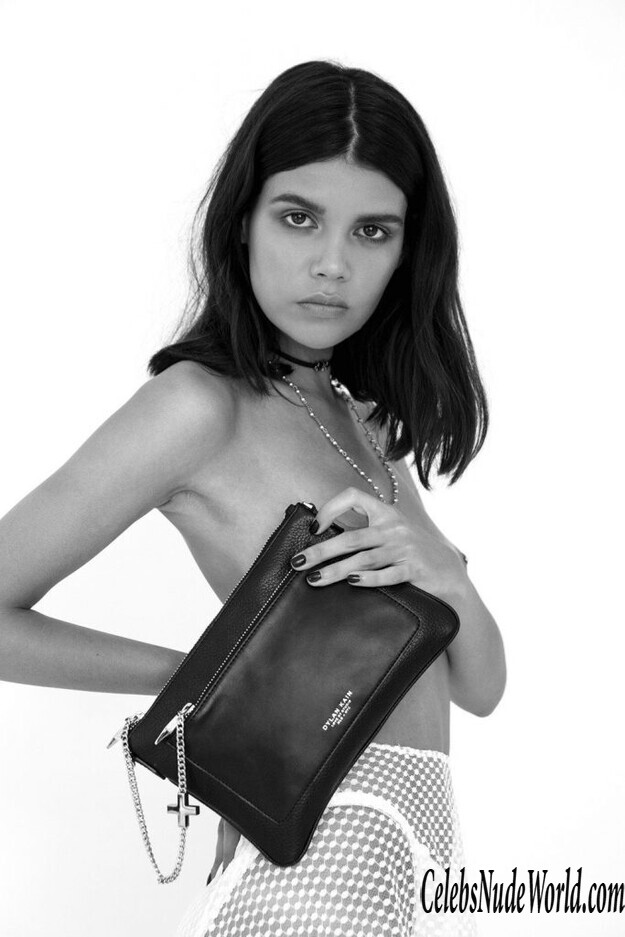 Sarah Halpin Shows Her Pierced Nipples And More 160490