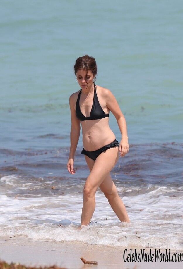 Shiri Appleby Bikini 160541