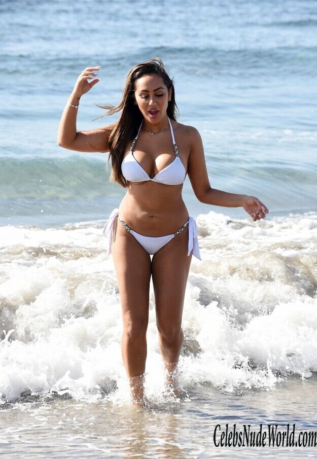 Sophie Kasaei Sexy 160740