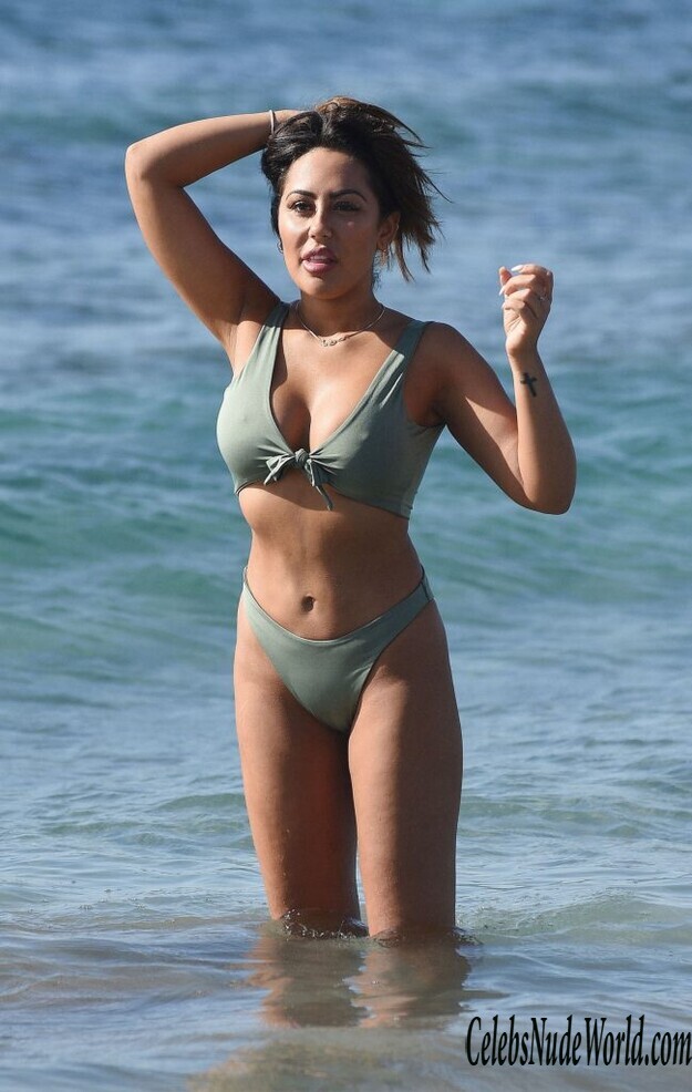 Sophie Kasaei Sexy 160778