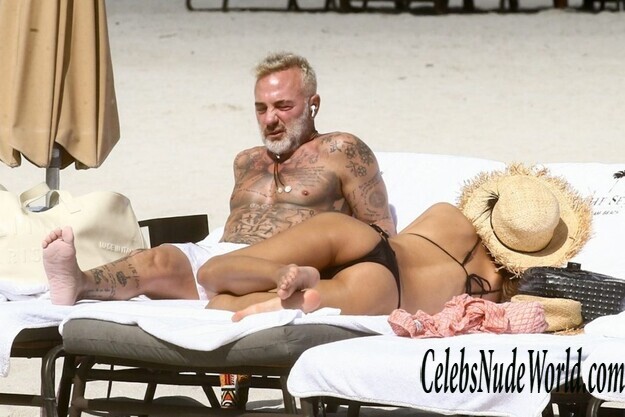 Sharon Fonseca Bikini 161040