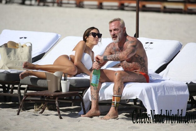 Sharon Fonseca Bikini 161043