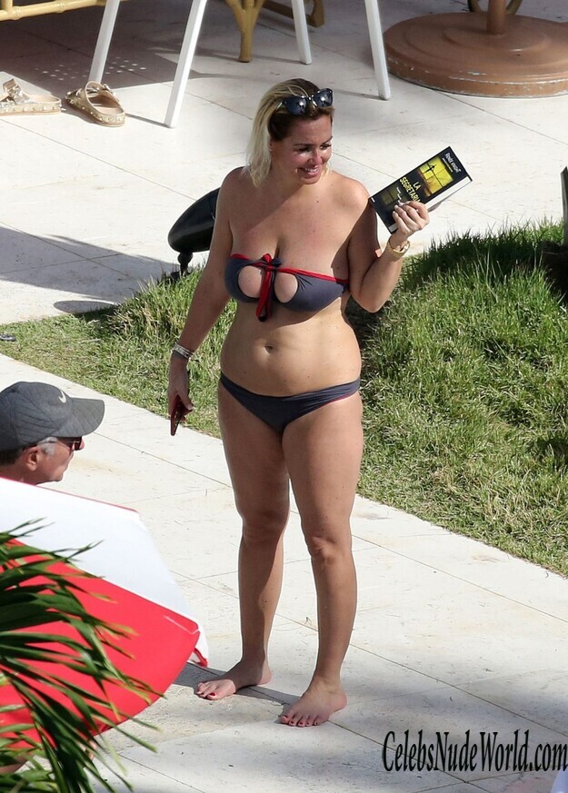 Sonia Bruganelli Bikini 161125