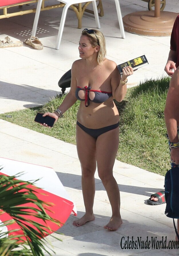 Sonia Bruganelli Bikini 161128