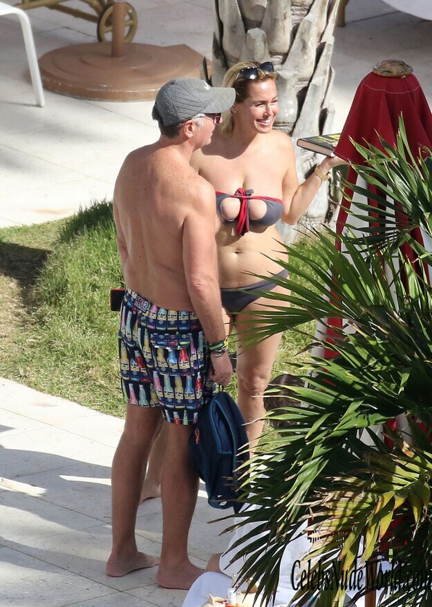 Sonia Bruganelli Bikini 161130