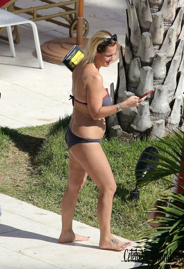 Sonia Bruganelli Bikini 161132