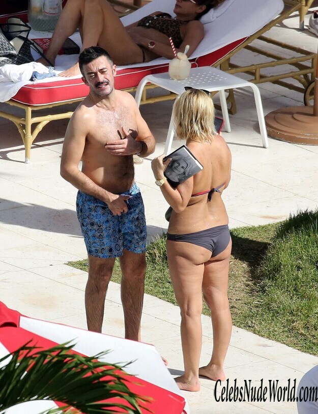 Sonia Bruganelli Bikini 161134