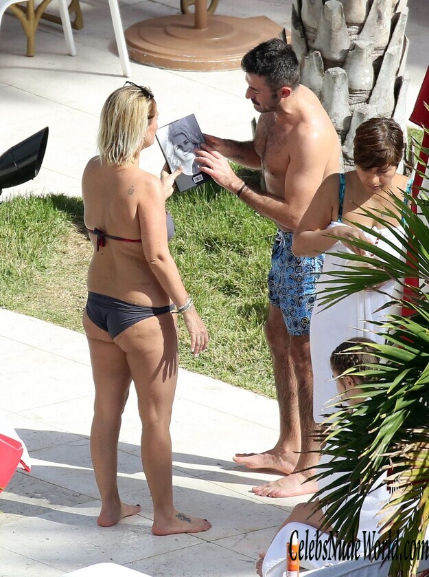 Sonia Bruganelli Bikini 161136