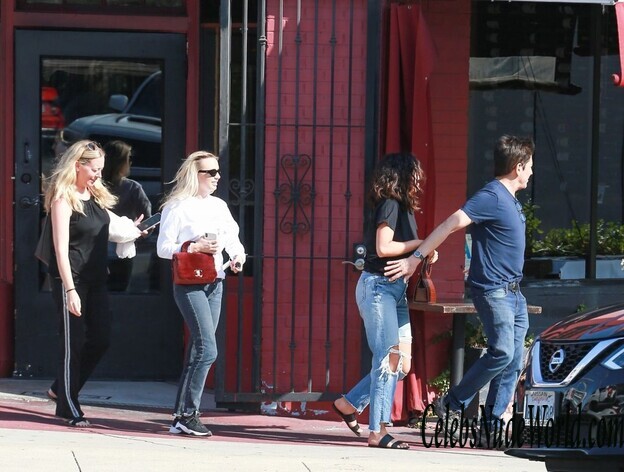 Selena Gomez Braless 161341