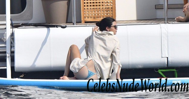 Kourtney Kardashian & Kendall Jenner Wearing Thong Bikinis In Antibes 16198