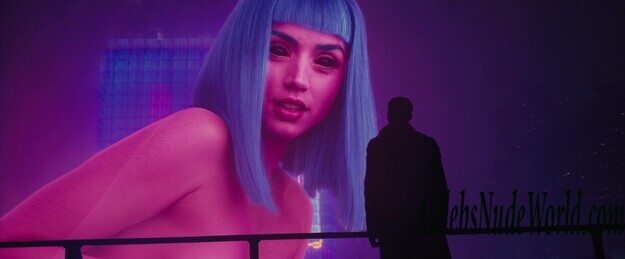 Ana de Armas, Sallie Harmsen, Mackenzie Davis Sexy 162098