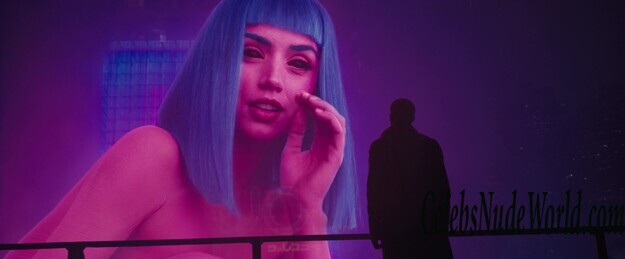 Ana de Armas, Sallie Harmsen, Mackenzie Davis Sexy 162099