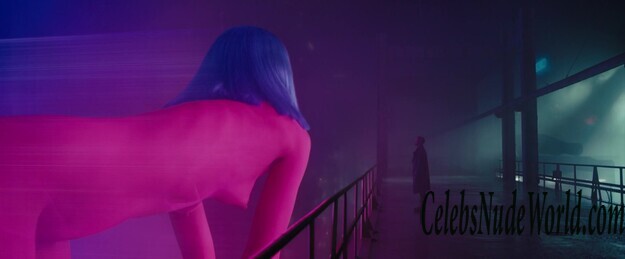 Ana de Armas, Sallie Harmsen, Mackenzie Davis Sexy 162112