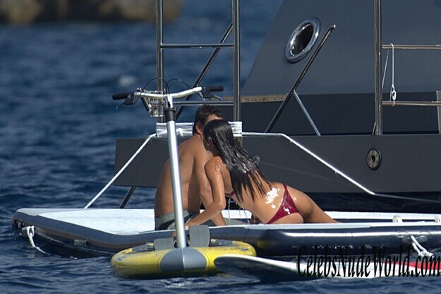 Sara Sampaio Bikini 162209