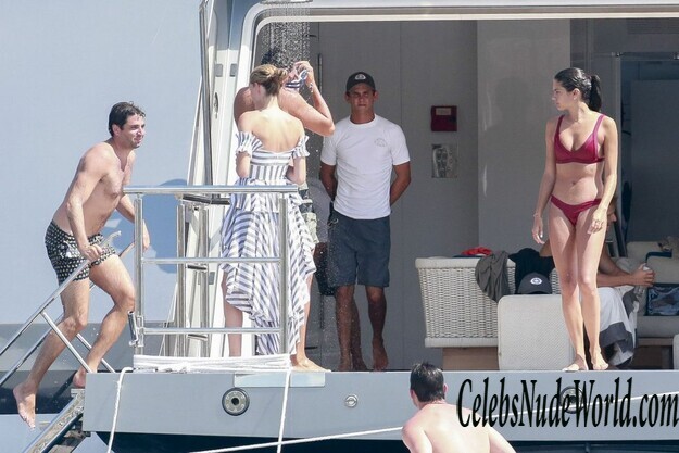 Sara Sampaio Bikini 162228