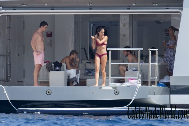 Sara Sampaio Bikini 162235