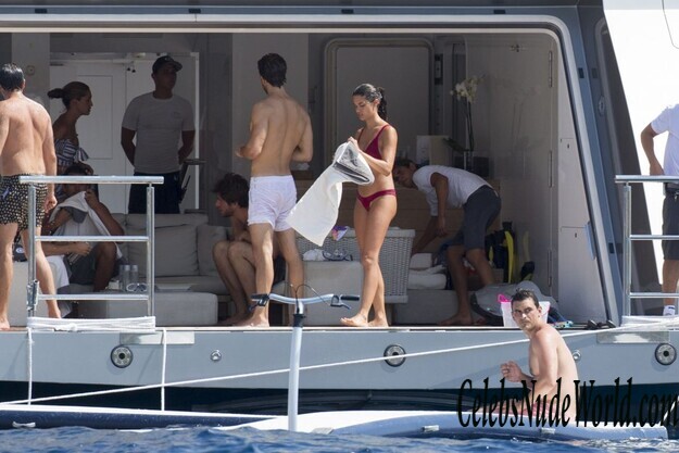 Sara Sampaio Bikini 162239