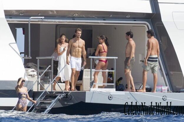 Sara Sampaio Bikini 162242