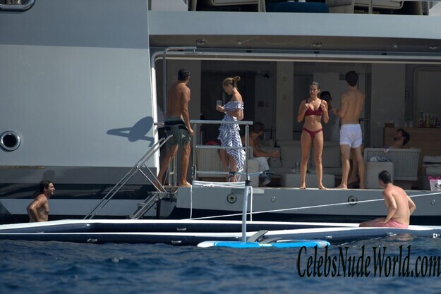 Sara Sampaio Bikini 162289