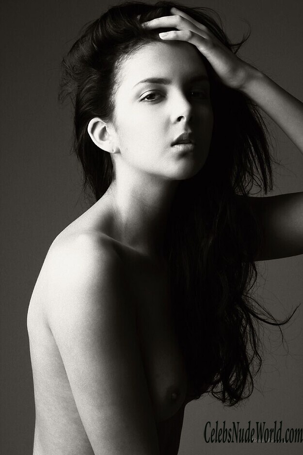 Naked pics of Sara Chafak 162324