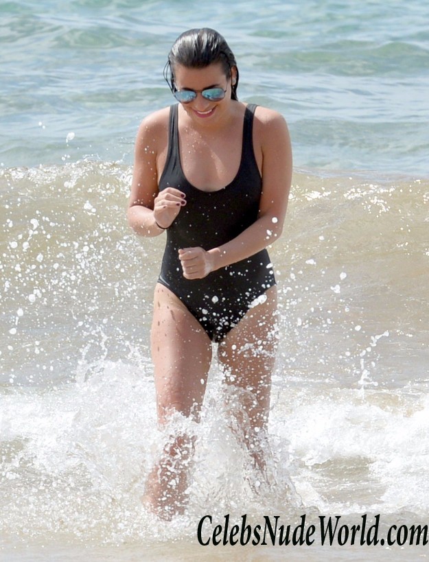 Lea Michele Pokies In A Swimsuit At A Beach In Hawaii 16269