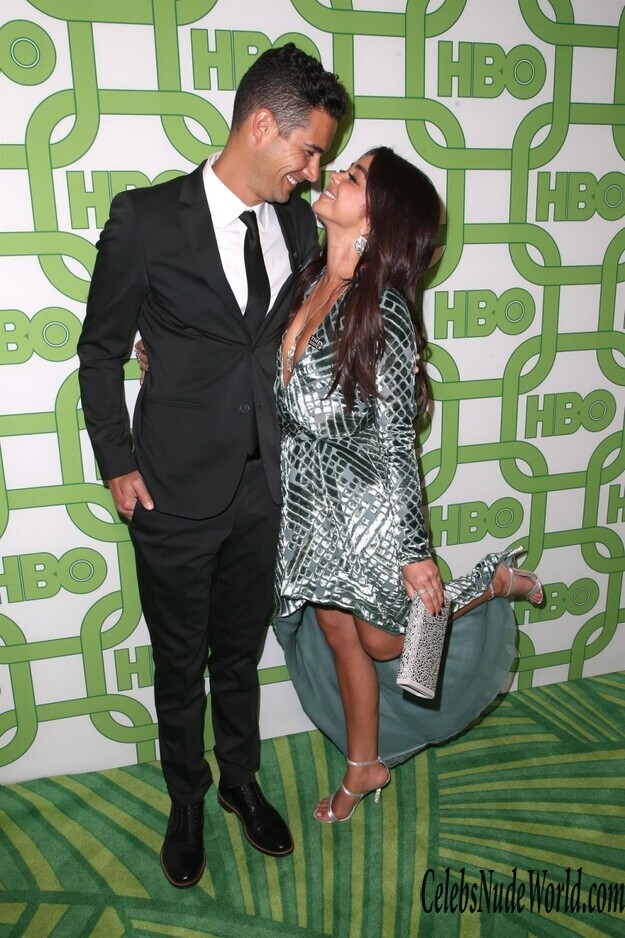 Sarah Hyland Cleavage 162789