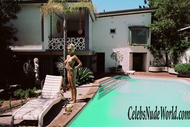 Sarah Stephens Topless 163015