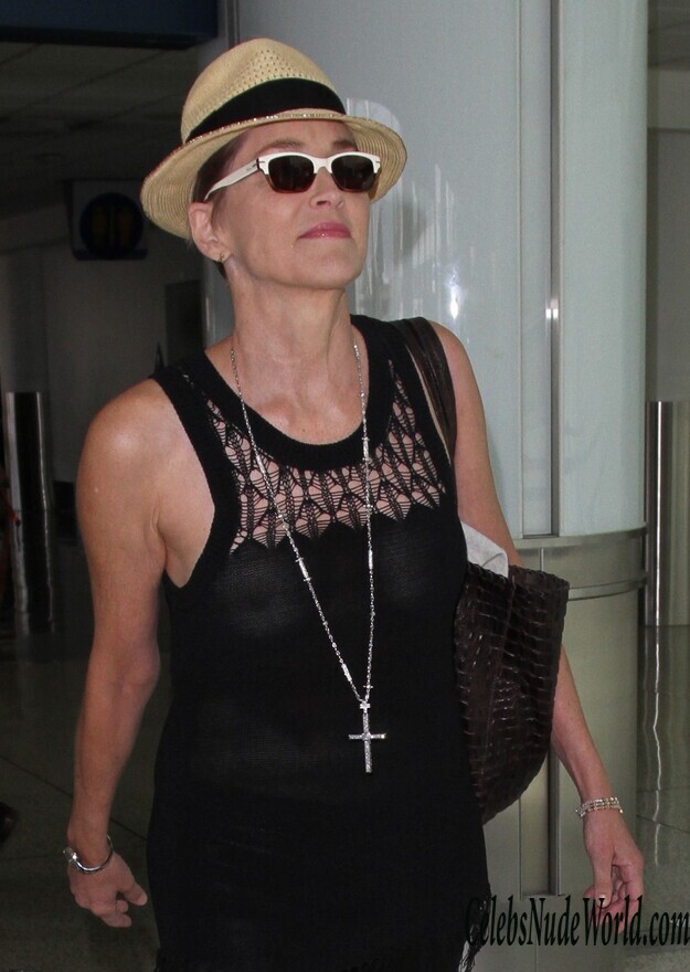 Sharon Stone Braless Photos 163122