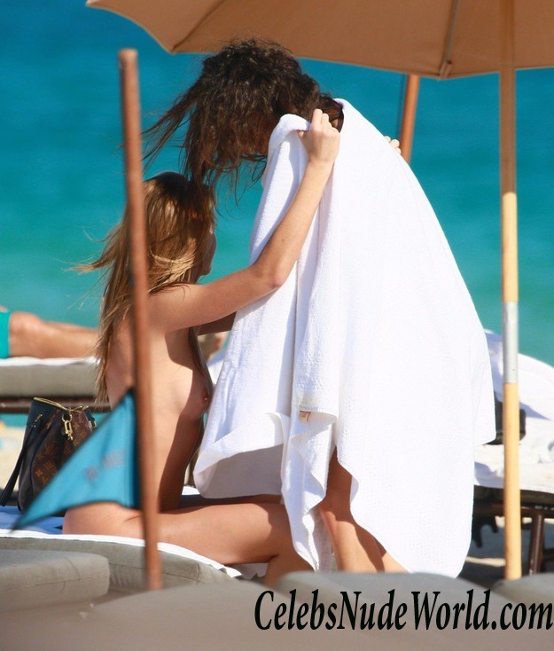 Ashlen Alexandra Topless At The Beach In Miami 16316