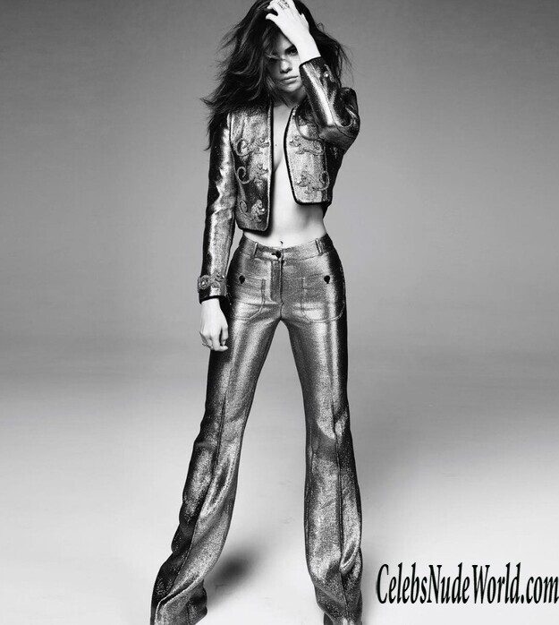 Selena Gomez Sexy Photos 163524