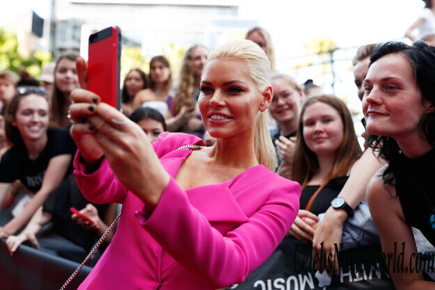 Sophie Monk Cleavage 163676